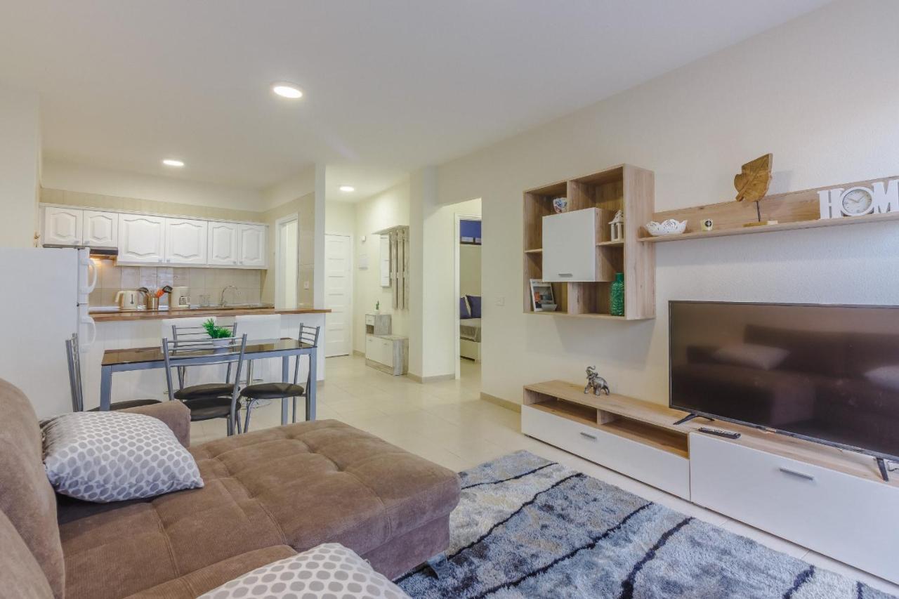 Seguro Spacious With Roomy Terrace Appartement
