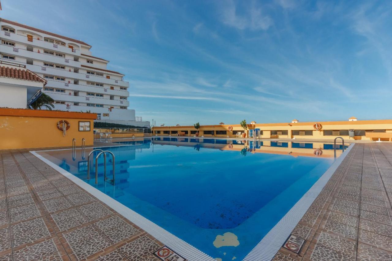 Seguro Spacious With Roomy Terrace Appartement